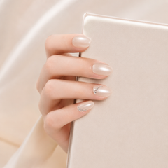 Pearl Crystal Arc Press-On Nails