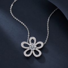 Moissanite Flower Necklace | Floral Pendant Necklace for Women – Luxury Sparkling Jewelry | AMBERÉA
