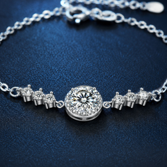 Moissanite Tennis Bracelet | Round Cut Luxury Bracelet for Women | AMBERÉA Fine Jewelry