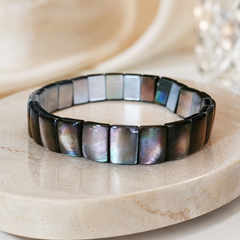 AMBERÉA Natural Black Mother of Pearl Bracelet | Elegant Shell Stretch Bracelet