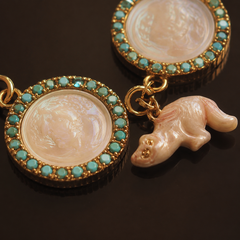 Vintage Frog Charm Cameo Bracelet | Gold Tone Turquoise Medallion Bracelet for Women